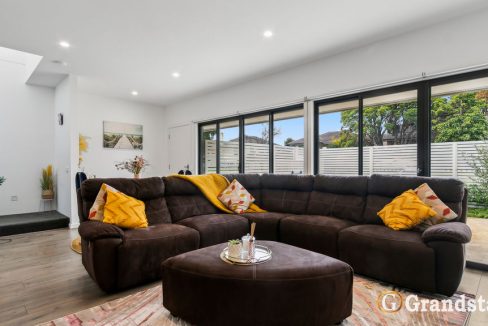 003_Open2view_ID886375-36_Matipo_St_Doveton