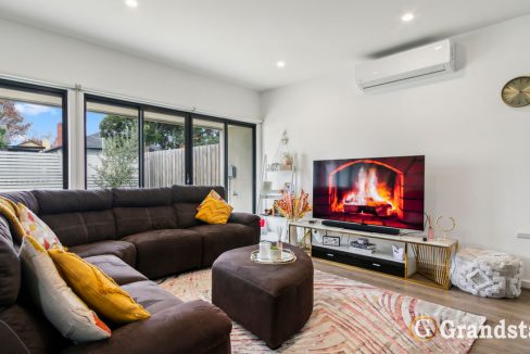 004_Open2view_ID886375-36_Matipo_St_Doveton